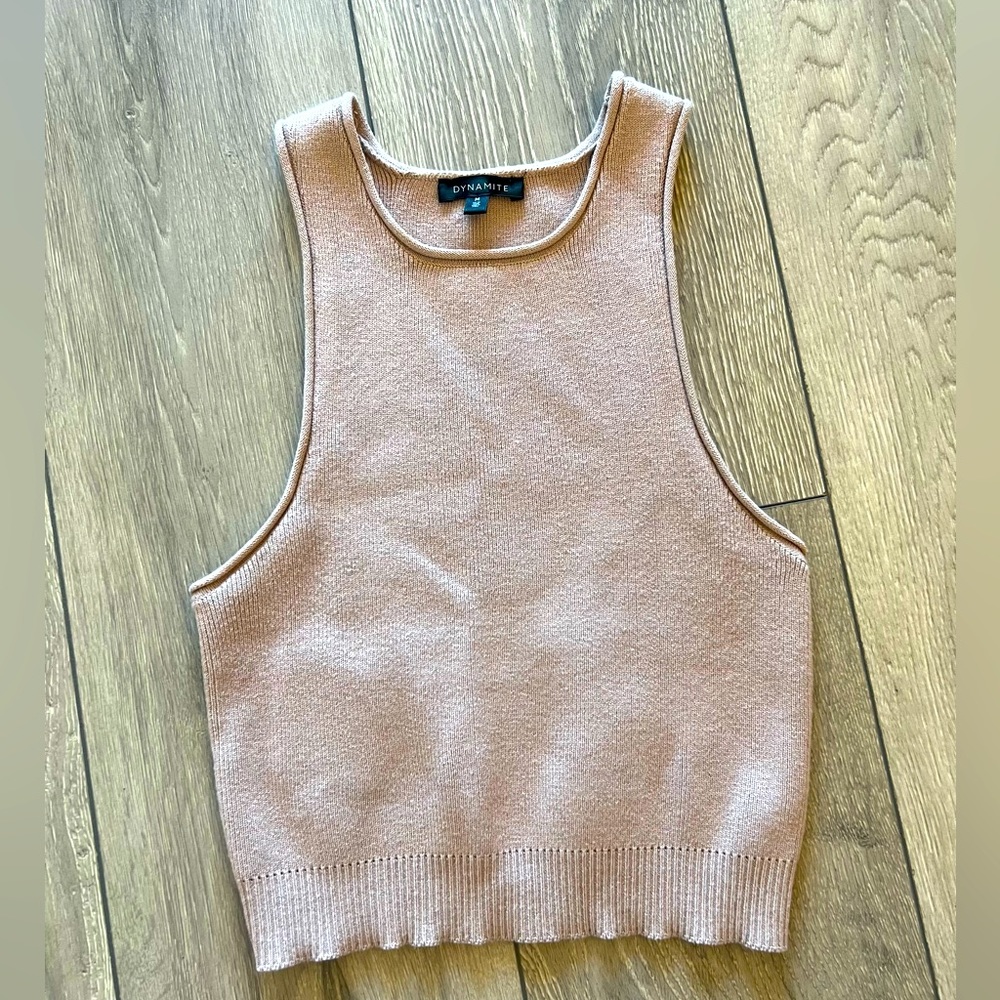 Dynamite size Medium crop top. Light dusty pink.